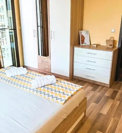 Family Amadeus Lux Апартаменты *